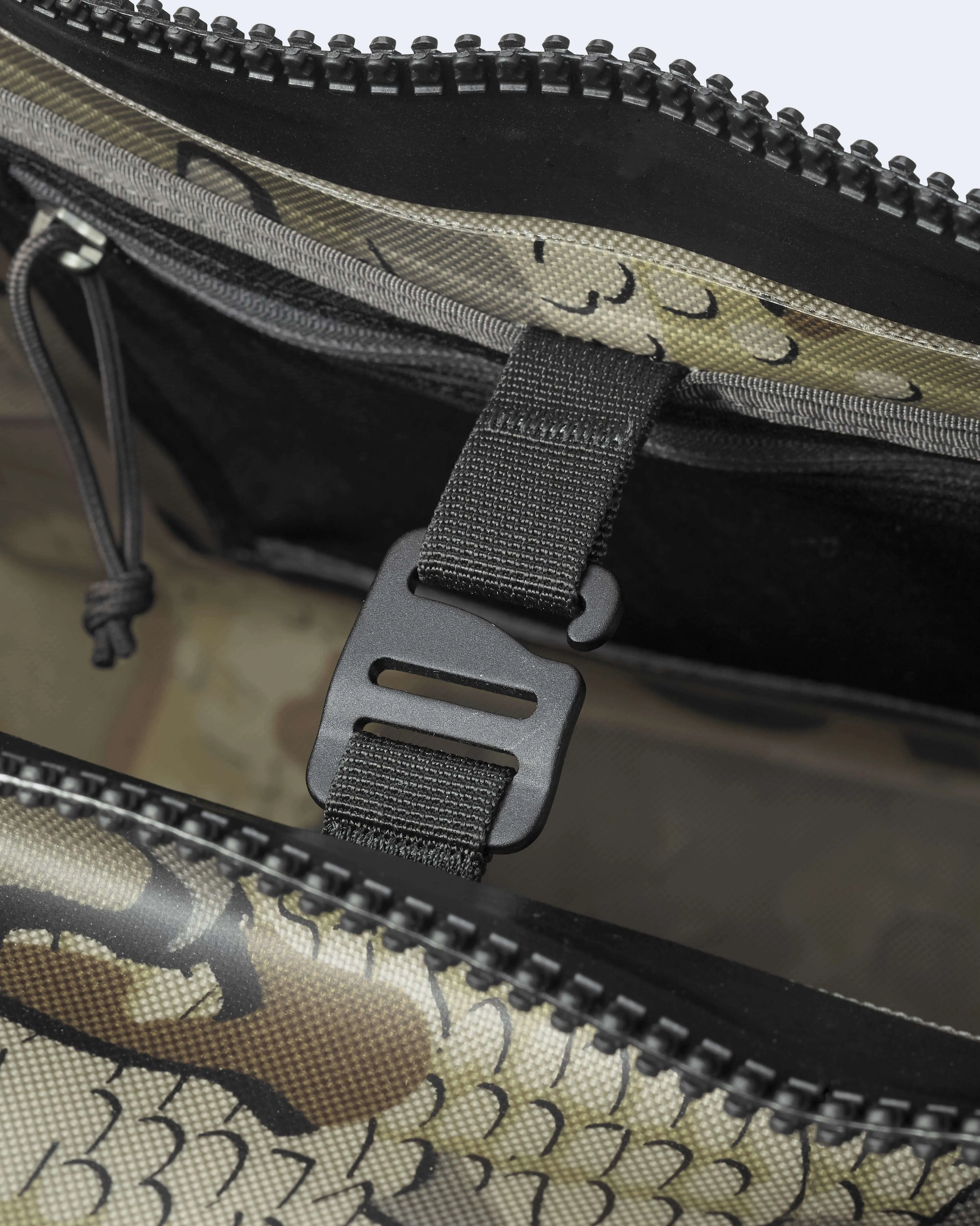 Kodiak 6600 Submersible Duffel | Stone