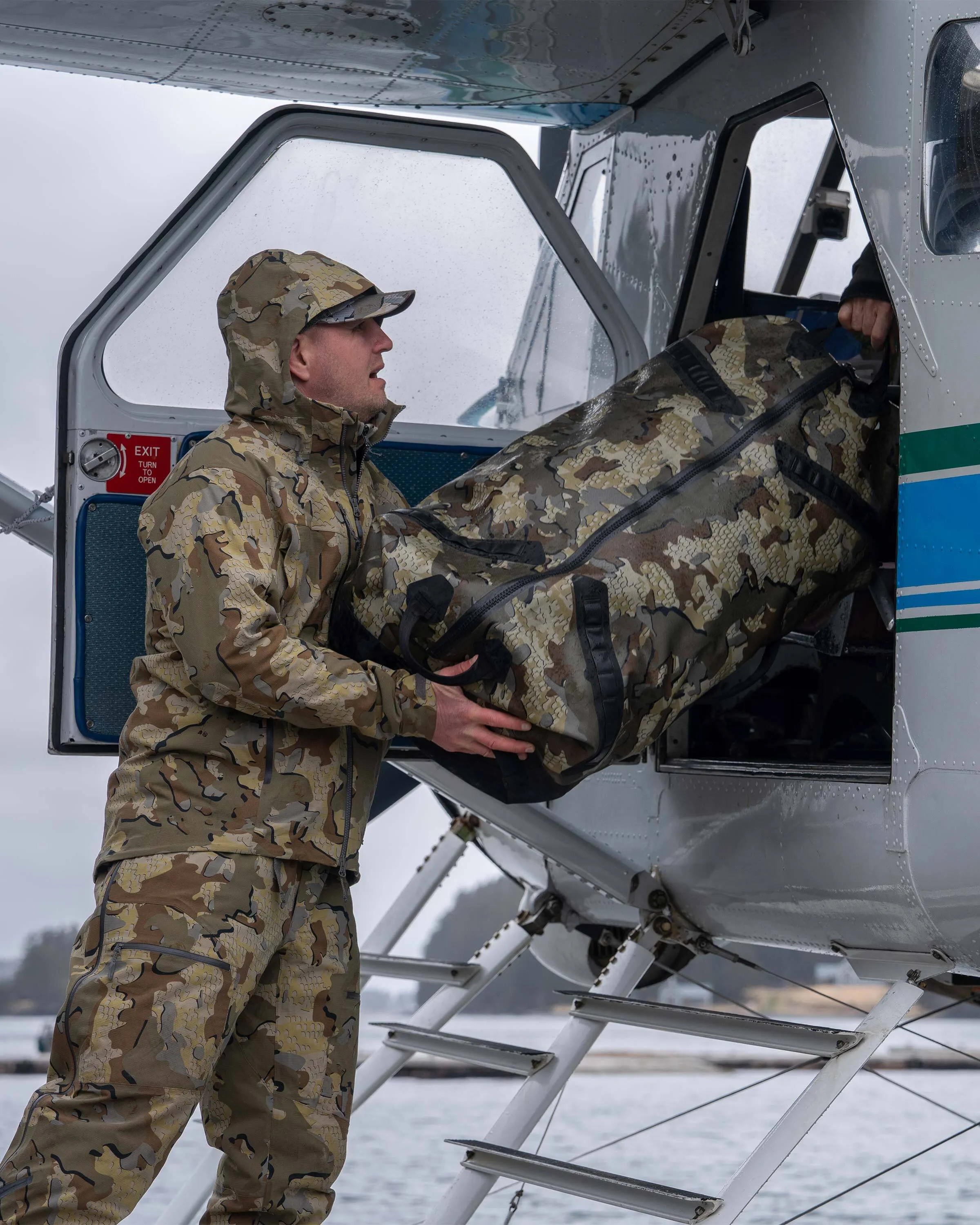 Kodiak 6600 Submersible Duffel | Stone