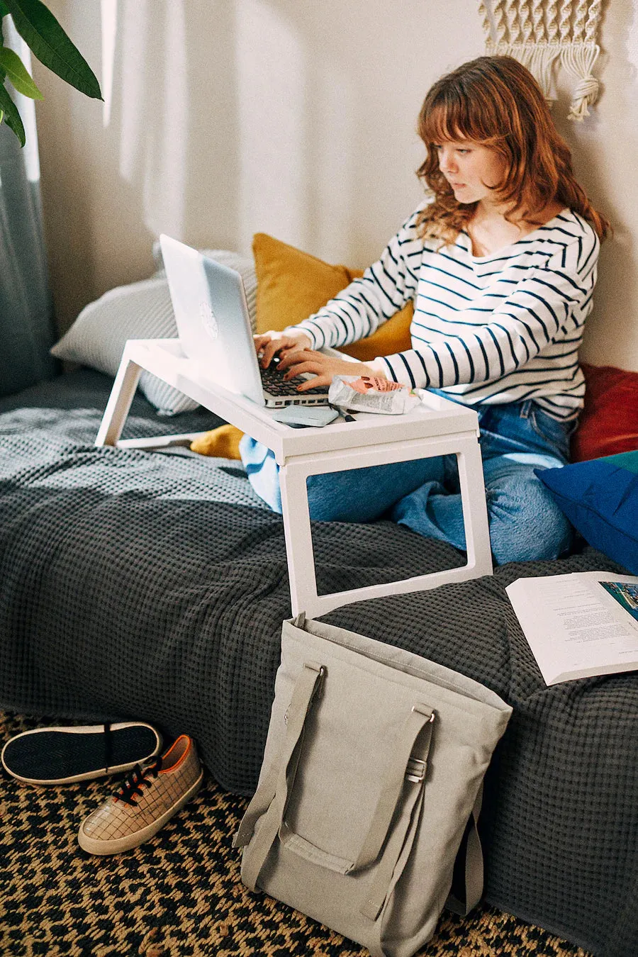 NEW Foldable Bed Table Folding Breakfast Bed Desk Table Computer Laptop Holder for Home Bedroom (White)