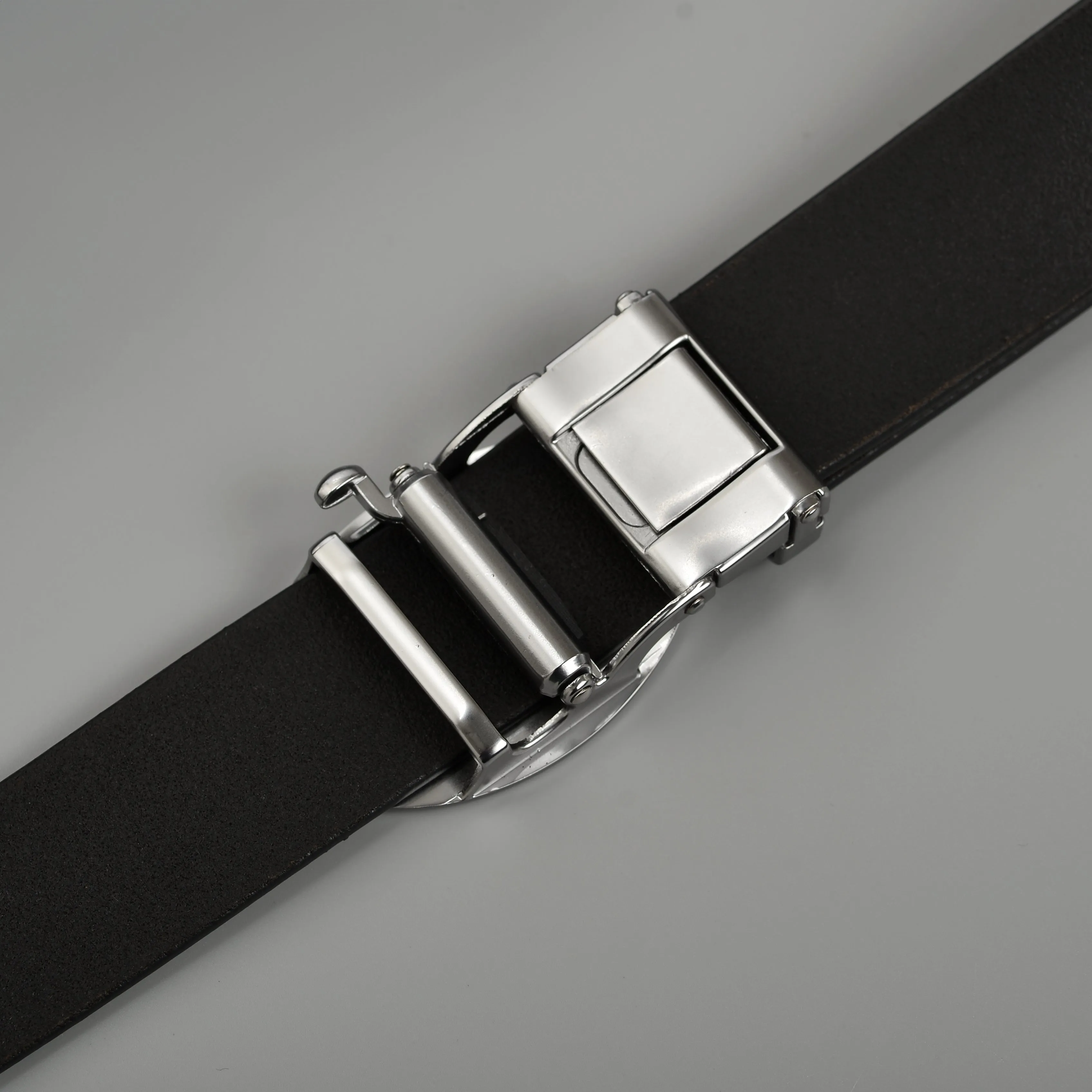 Venardo VINTOSS Genuine Leather Autolock Belt for Men - Perfect for Formal and Casual Wear - Adjustable  WITH  FREE CARD HOLDER WALLET